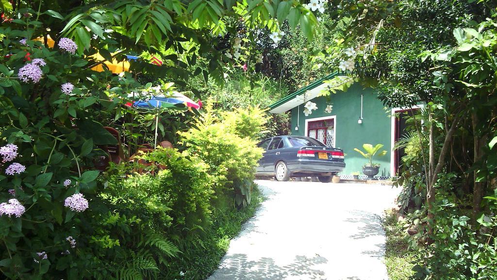 Haniffas Holiday Inn Kandy Esterno foto